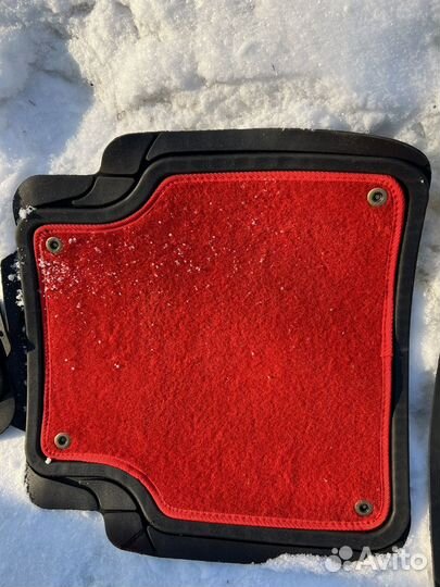 Комплект ковриков для авто красный