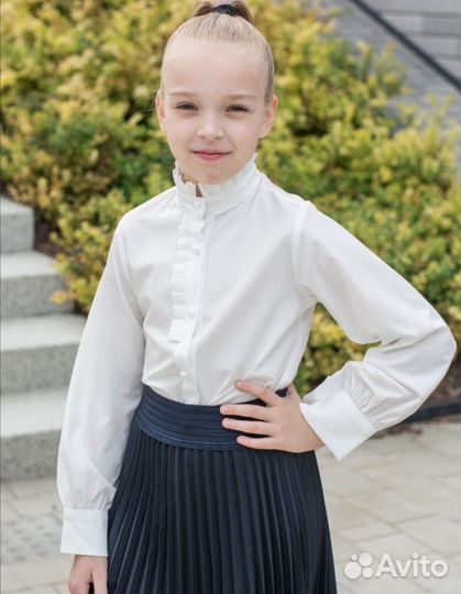Блузка школьная для девочки с воротником стойкой