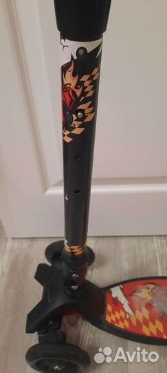 Самокат детский со светящимися колесами