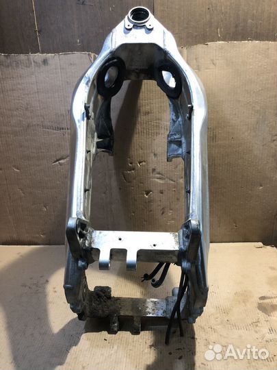 Aprilia Rsv1000 Mille рама б/д