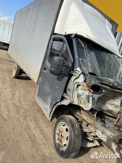 ГАЗ ГАЗель Next 2.8 МТ, 2015, битый, 150 000 км