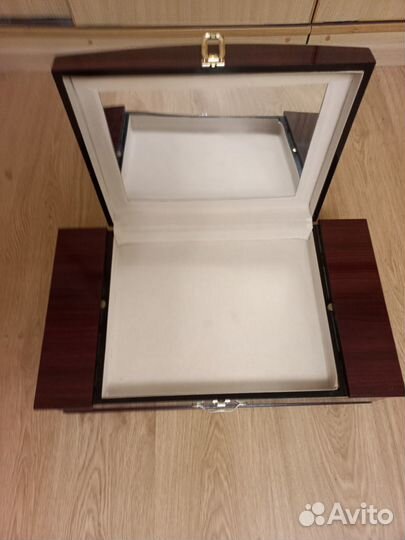 Шкатулка для украшений