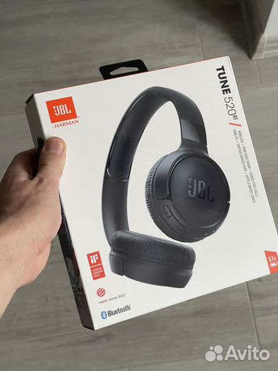 Беспроводное наушники JBL Tune 520BT Black, White