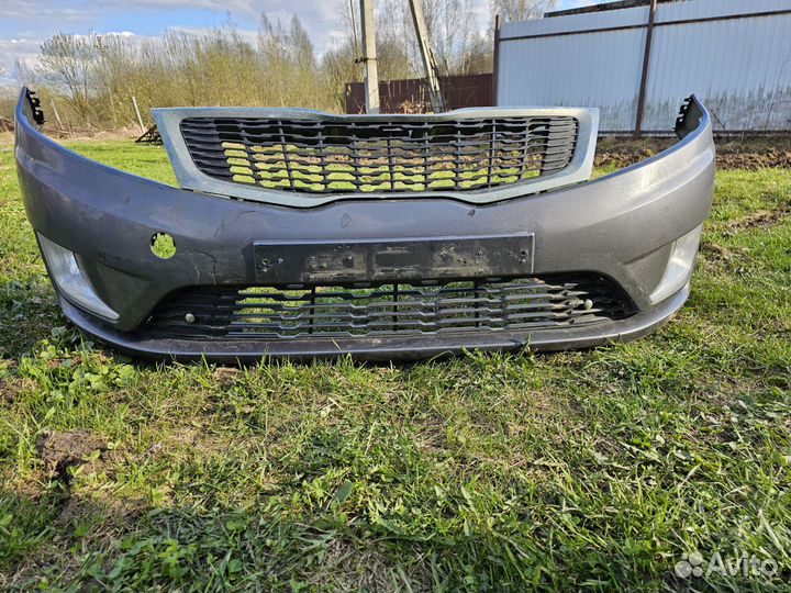 Бампер передний на Kia Rio 3