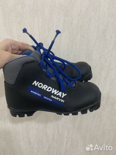 Лыжные ботинки 32