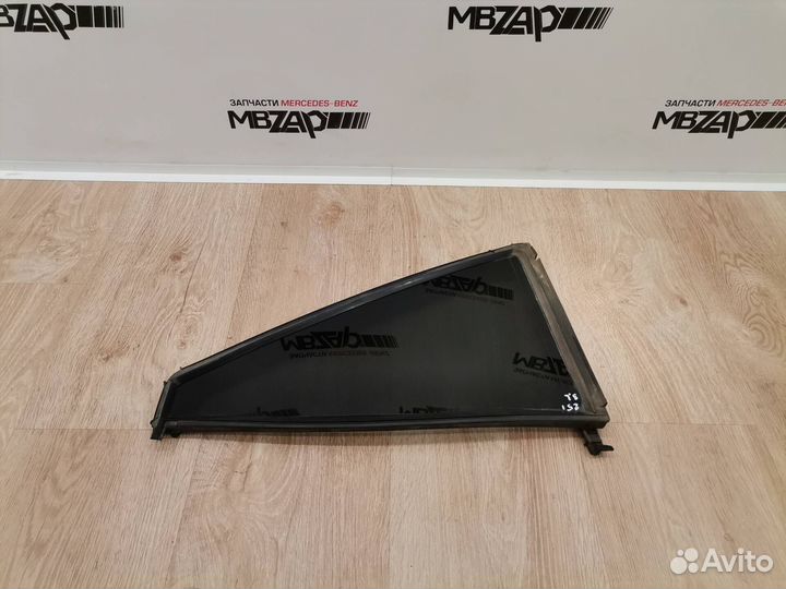 Форточка задней левой двери Mercedes W251