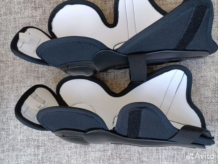 Щитки хоккейные детские 10