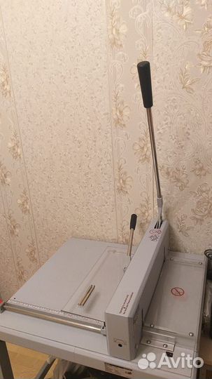 KW-trio 3947 (резак для бумаги, гильотина)