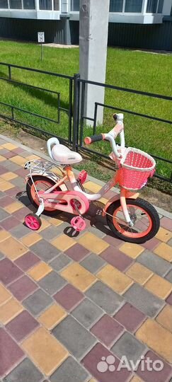 Детский велосипед четырехколесный 12