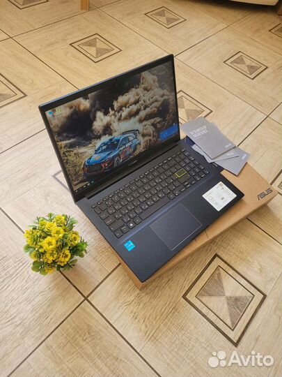 В идеале металл. Core i3-1115G4. IPS/12GB/SSD/15,6