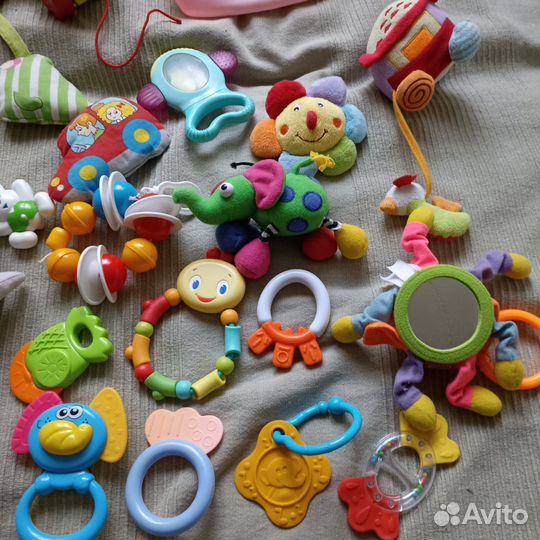 Игрушки для малыша пакетом