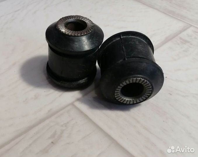 Сайлентблок заднего рычага Toyota Mark II