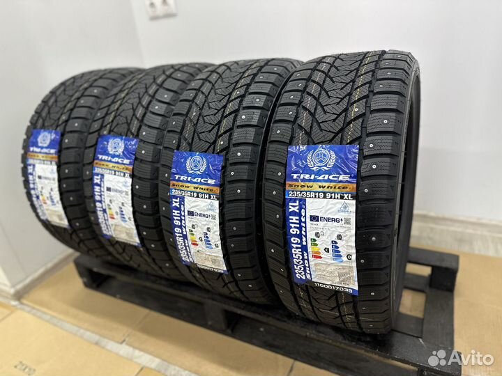 Tri Ace Snow White II Stud 235/35 R19 90U