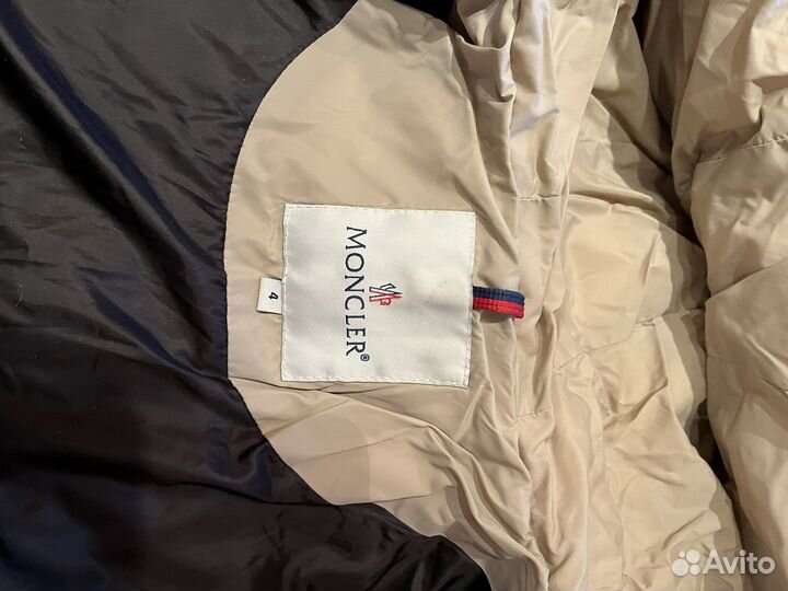 Куртки Moncler L