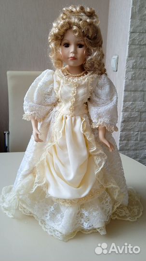 Кукла коллекционная фарфор