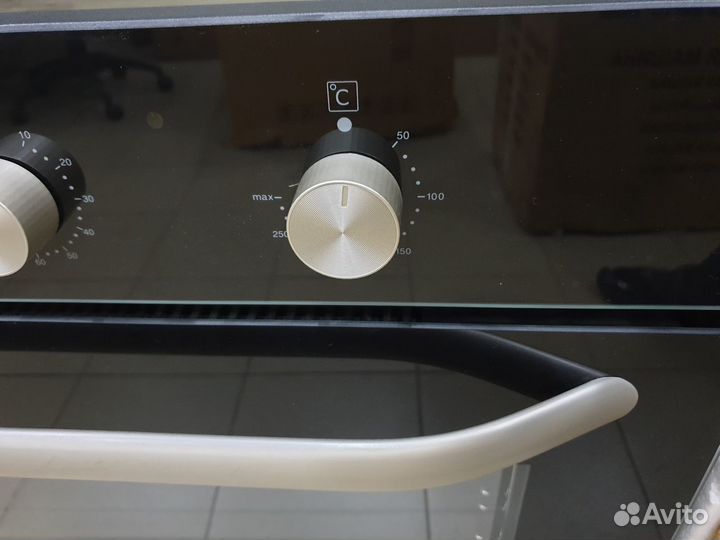 Духовой шкаф Macbi MBO 1660 Черный