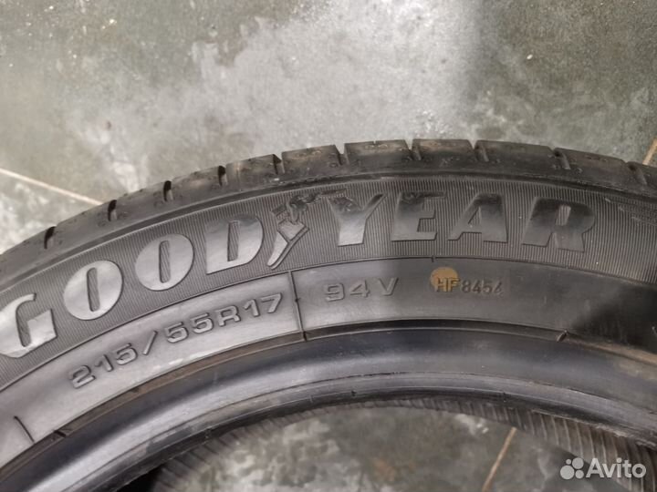 Goodyear EfficientGrip Performance 215/55 R17