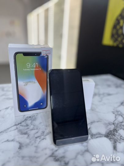 iPhone X, 64 ГБ