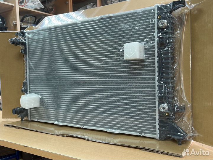 Радиатор охлаждения Ауди А4 / А5 / А6
