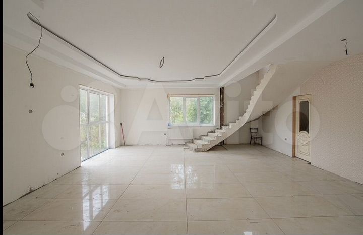 Коттедж 319 м² на участке 11,5 сот.