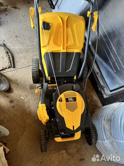 Газонокосилка бензиновая