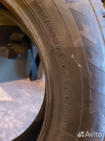 Bridgestone Blizzak Spike-02 205/60 R16