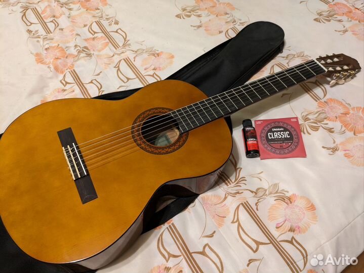 Классическая гитара Yamaha c40