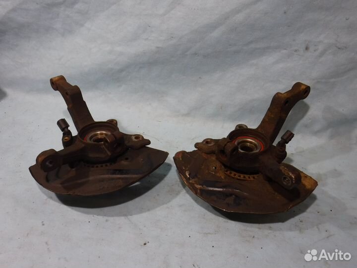 Поворотный кулак левый Amulet A15 / Амулет