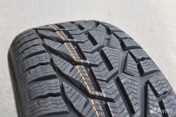 Kormoran SNOW 215/60 R16 99H