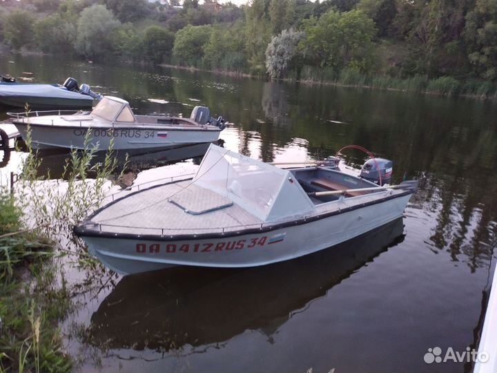 Лодка с мотором