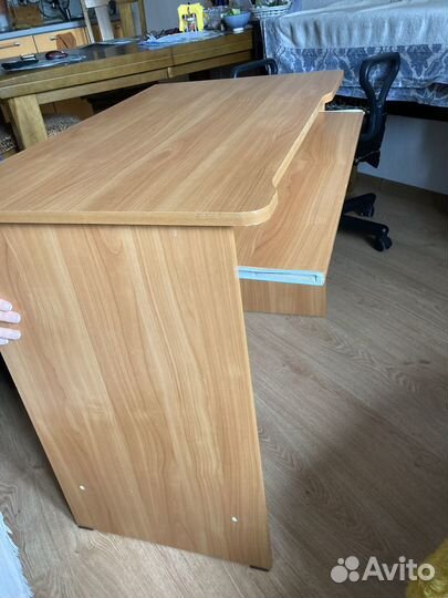 Письменный стол