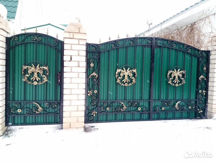 Кованые ворота с калиткой