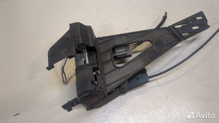 Замок двери Ford Fusion, 2010