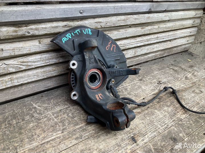 Кулак передний левый Audi TT 8N 1.8 turbo