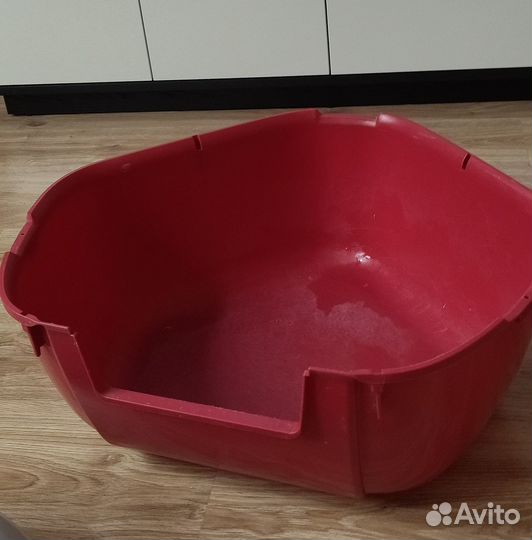 Угловой закрытый лоток для кошек