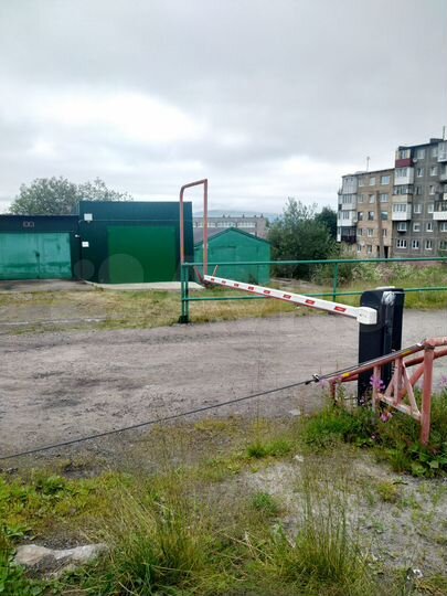Гараж, > 30 м²