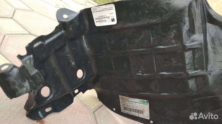 Подкрылок nissan primera p12