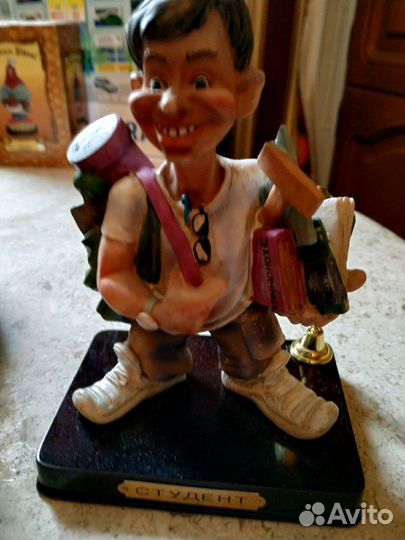 Фигурка Студент (подставка для ручки)