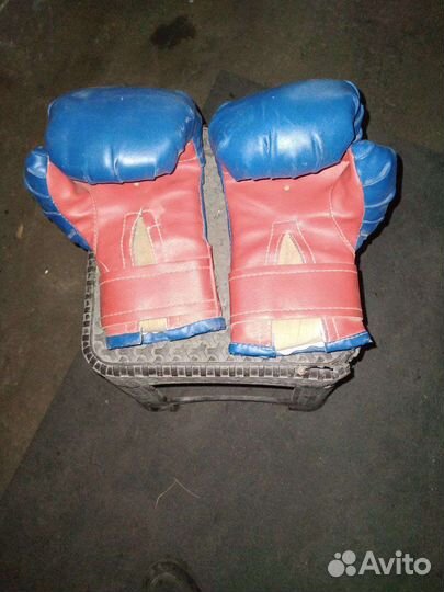 Боксерские перчатки