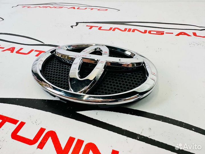 Эмблема в решетку Toyota Land Cruiser 200 X5929