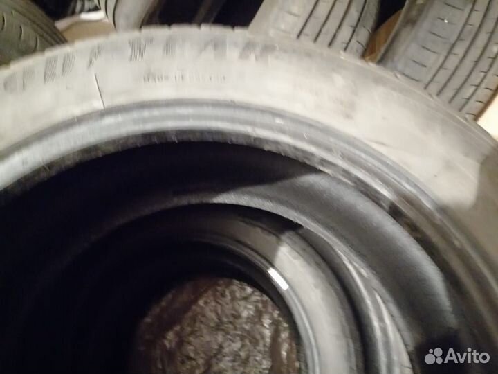 Goodyear UltraGrip 215/55 R17