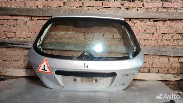 Крышка багажника со стеклом Honda Civic 7 2001