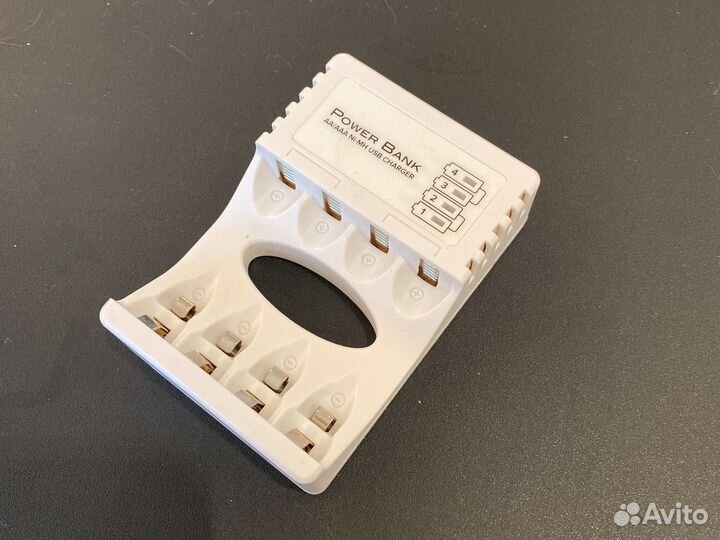 Зарядное устройство GP для аккумуляторов ааа и аа