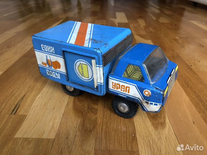 Игрушка железная Урал СССР