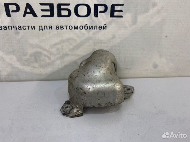 Кожух выпускного коллектора правый Hyundai Santa