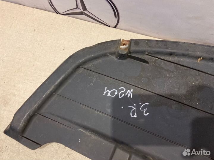 Защита бампера Mercedes C180 C204 271.820 2012