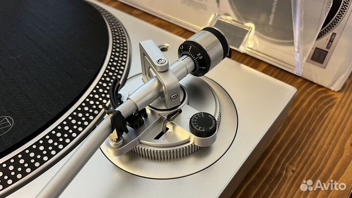 Виниловый проигрыватель Audio-Technica AT-LP120X