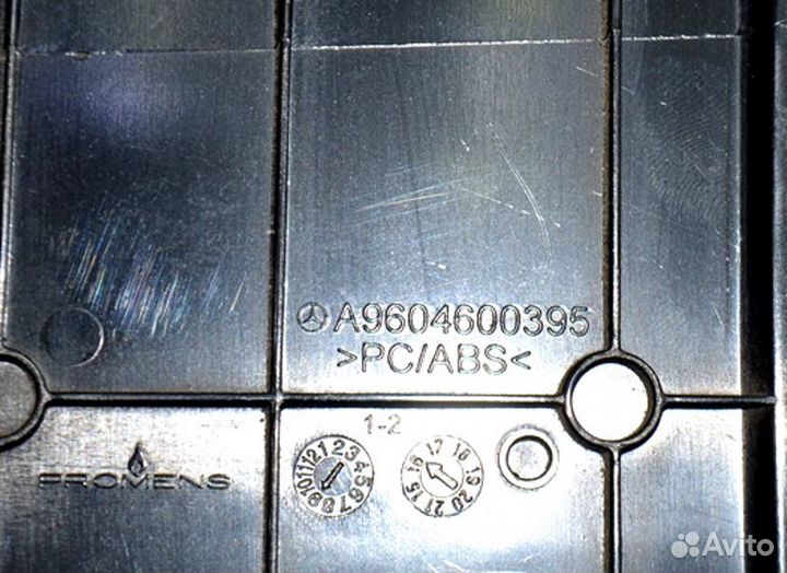 Кожух рулевой колонки, нижняя часть mercedes-benz