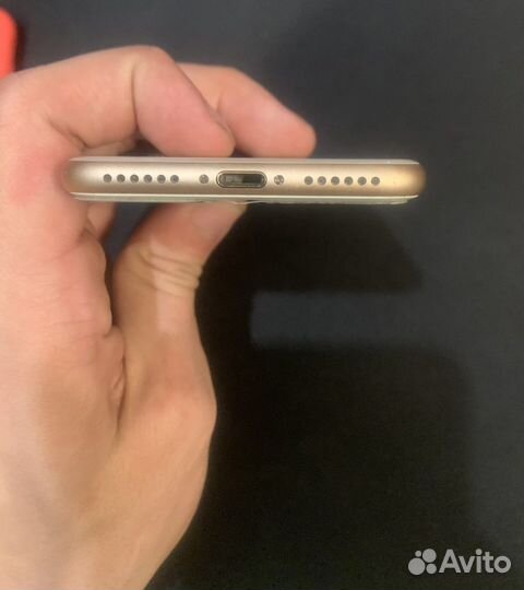 iPhone 8, 64 ГБ