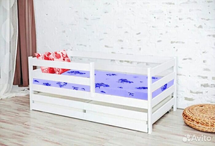 Кроватка для малыша с бортиком софа эко из массива